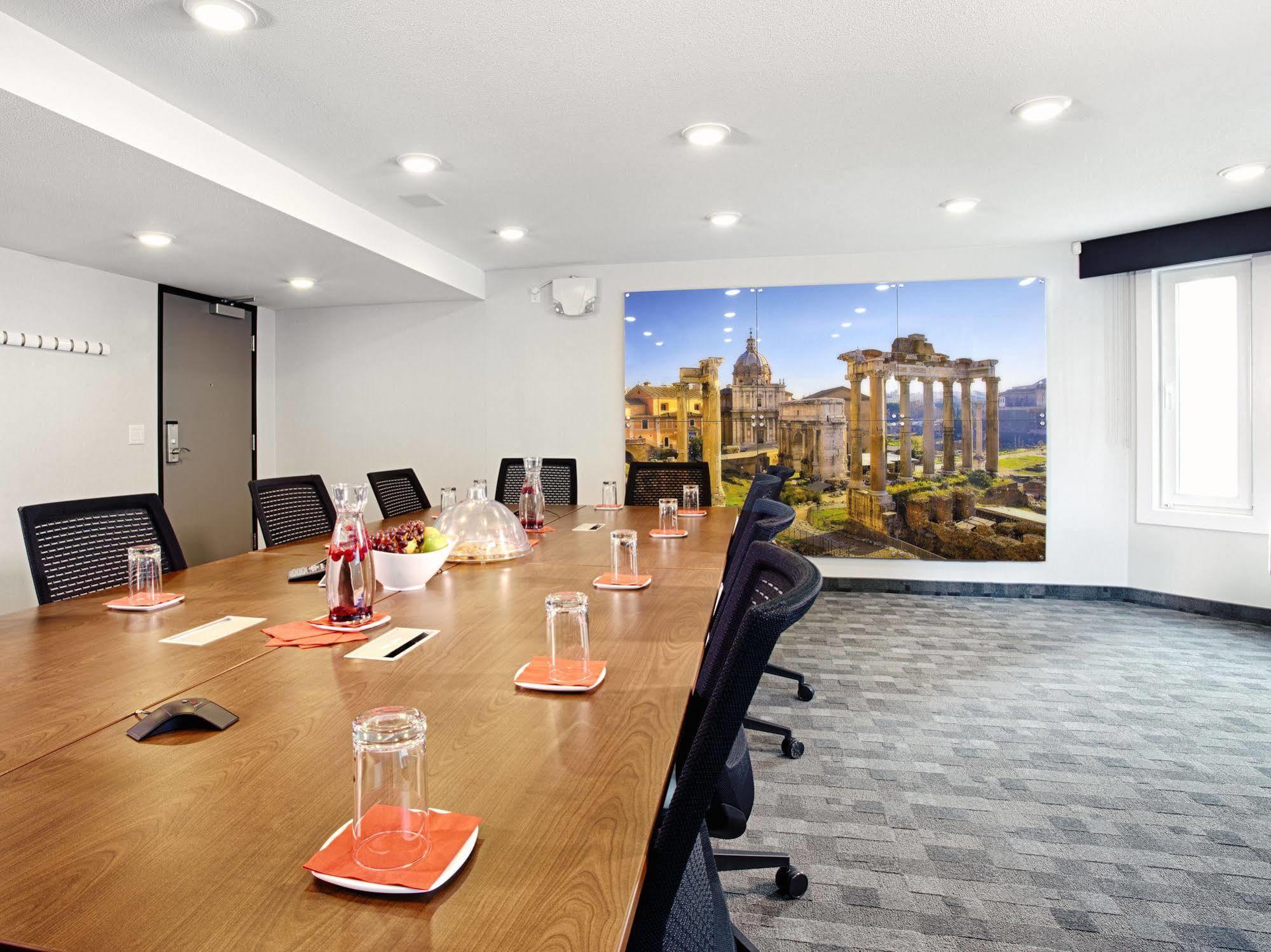 Hotel Elan Calgary