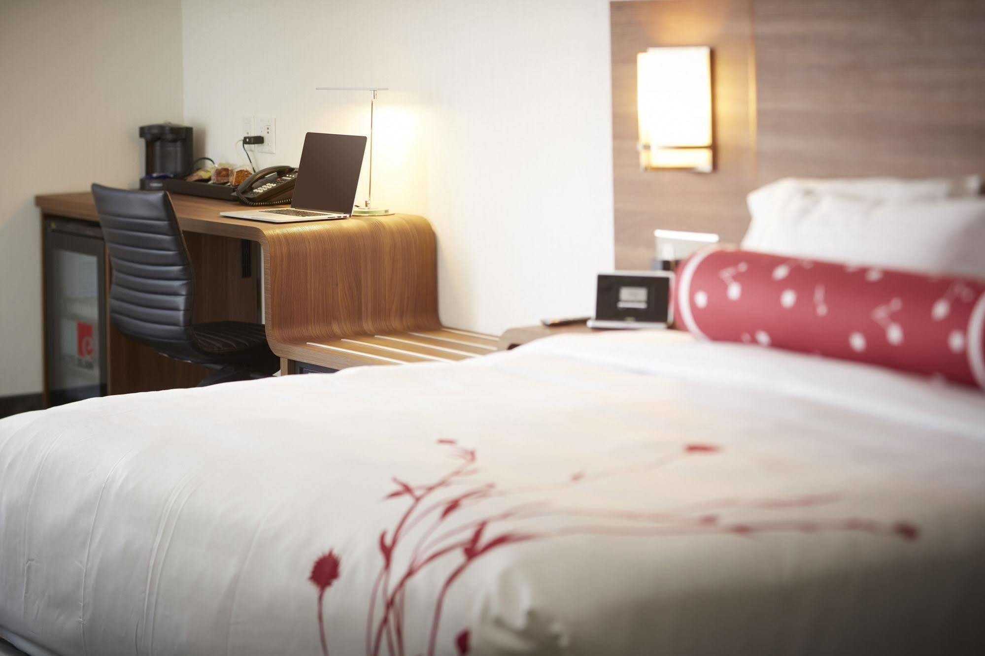 Hotel Elan Calgary