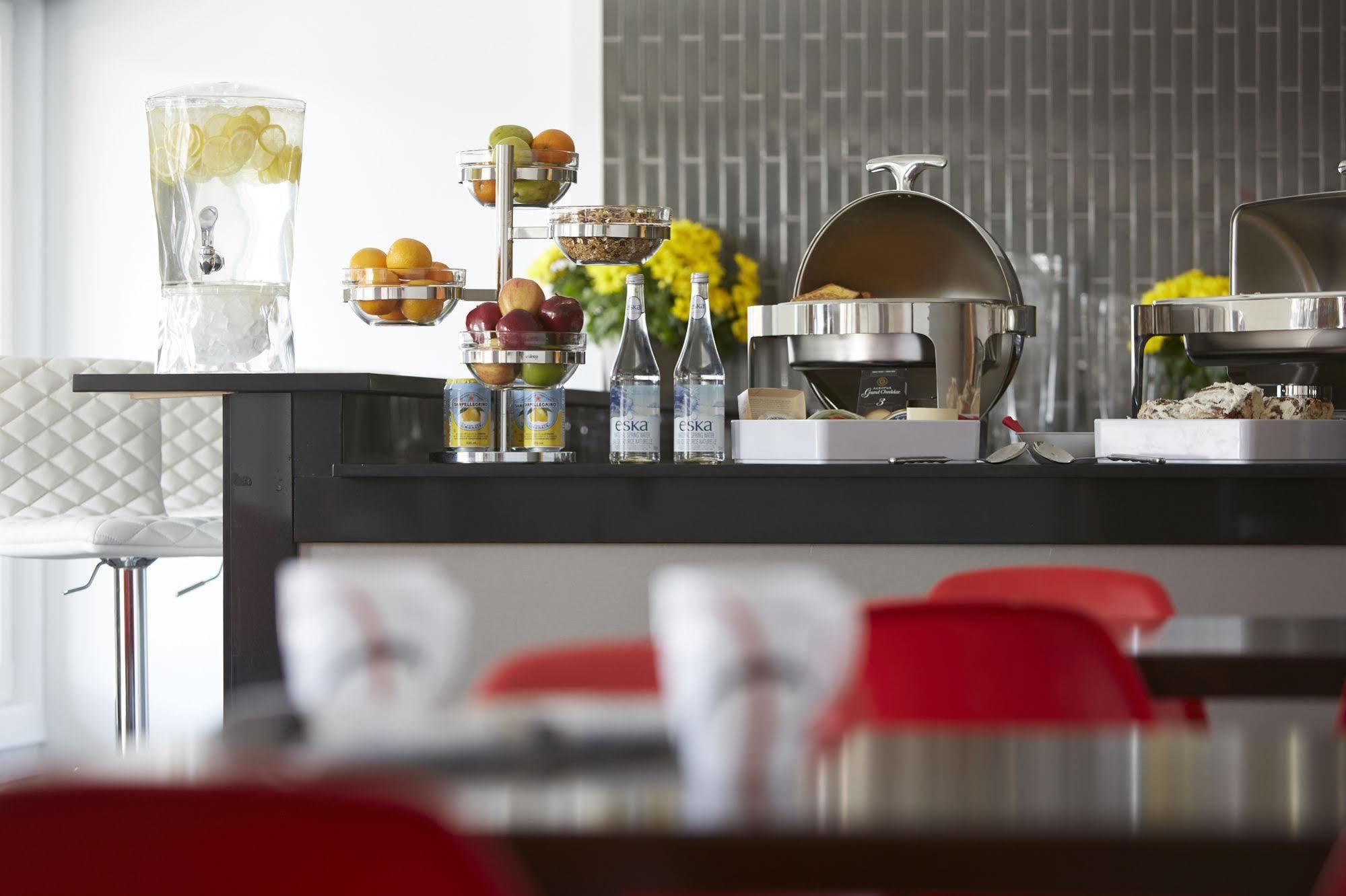 Elan Hotel