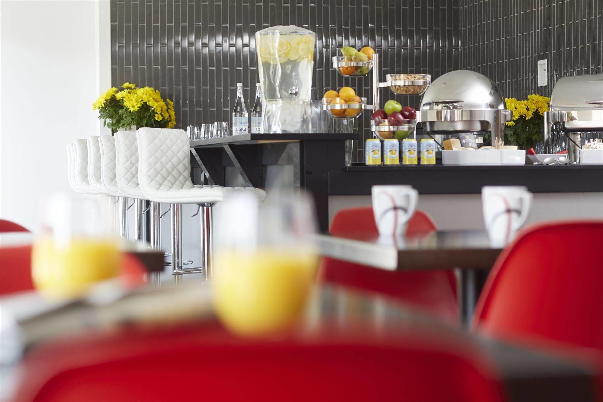 Elan Hotel 4*